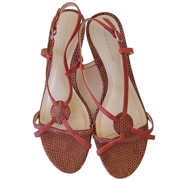 Ann Taylor Strappy Leather Small Heel Sandal Shoe Size 6M - Picture 1 of 10
